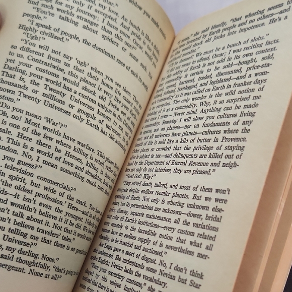 Glory Road by Robert A. Heinlein – Vintage Paperback Book - Picture 3 of 3